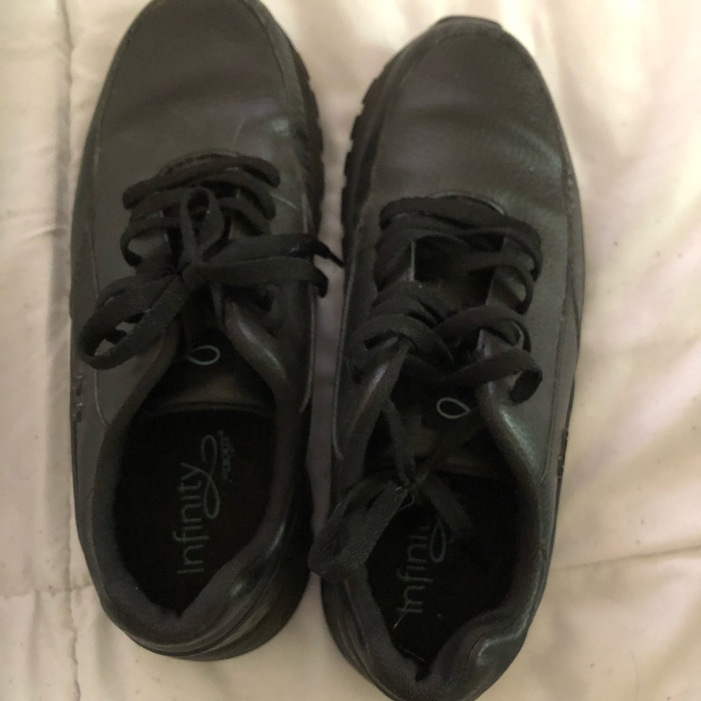 nonslip nursing shoes